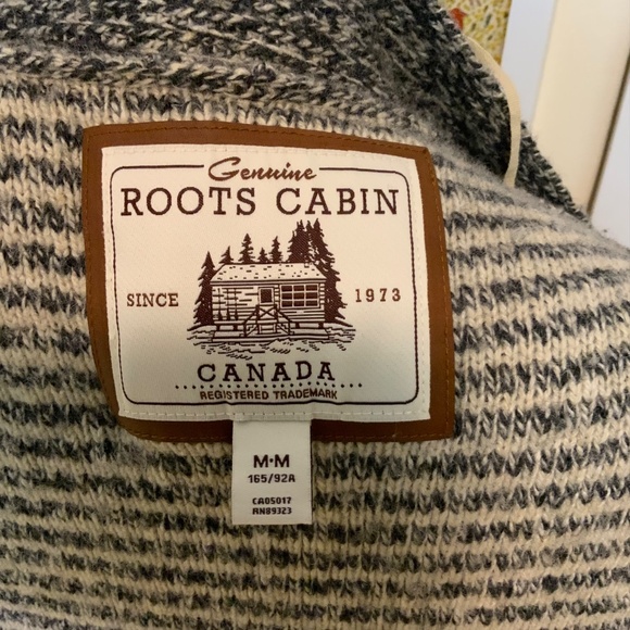 Roots Longline Knit Vest with Pockets - Picture 8 of 9